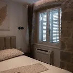 Sika Apartment *